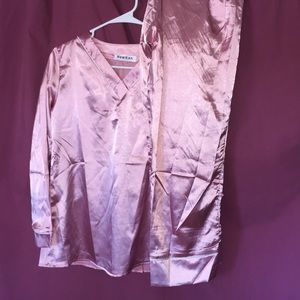 LIKE NEW Pink Silky Pajama Set 💓💓!!